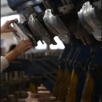 نیروی بسته بندی و وسط کار در کارخانه