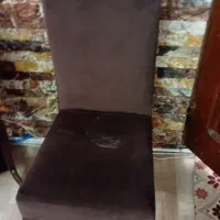 دوعدد صندلی تقریبا نو رنگ قهوه ای تیره