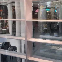 دکور ویترین پیشخوان و قفسه فروشگاهی تمام ام دی اف