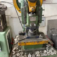 همکار‌ جهت کار‌ در پرسکاری