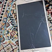 یک گوشی جی ۵