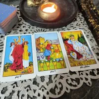 خدمات فال‌ تاروت