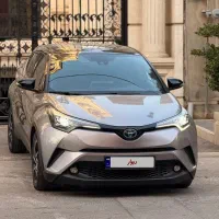 Toyota chr style selection hybrid