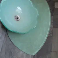 دستشویی شیشه ای