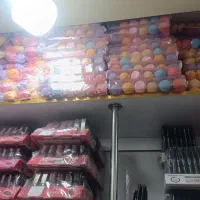 فروشنده لوازم آرایشی بهداشتی