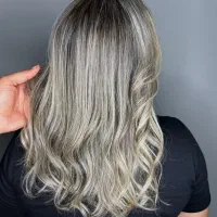 نیازمند ۵ مدل رنگ و لایت حرفه‌ای ریگان|خدمات آرایشگری و زیبایی|خمینی‌شهر, |دیوار