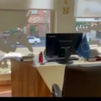 دفتر اداری طبقه اول با دید خیابان  دسترسی عالی