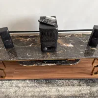 میز تی وی سنگ مشکی رگه طلایی طرح ماربل