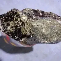 شهاب سنگ|جواهرات|تهران, فلسطین (میدان انقلاب)|دیوار