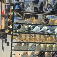 استخدام فروشنده حرفه‌ای پوشاک بانوان