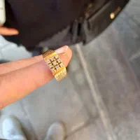 انگشتر طلا دارای چن نگین خیلی ریز