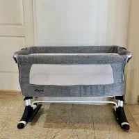 تخت کنار مادر زویه رنگ طوسی