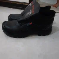 کفش ایمنی|کیف، کفش، کمربند|بندر امام خمینی, |دیوار