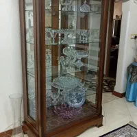 بوفه چوب گردو درحد نو بدون وسایل داخلش با تخفیف