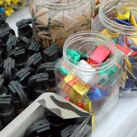 انواع لوازم چهارشنبه سوری موجود است