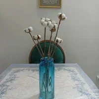 گلدان ب همراه گل