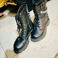 بوت مشکی صورتی