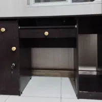 میز کامپیوتر جادار