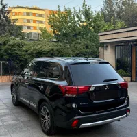 میتسوبیشی اوتلندر ۲۰۱۷