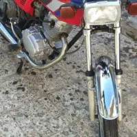 موتور سیکلت رنگ قرمز مدل۸۹ مدارک کامل