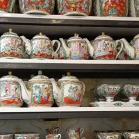 ظروف چینی و چوبی