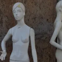 مانکن ویترین رگال