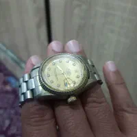 یک ساعت رولکس درجه یک قدیم وتمیز