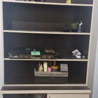 کتابخانه و کمد