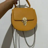 تعدادی کیف زنانه