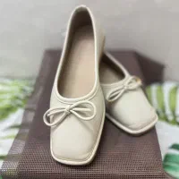 تعدادی کفش و کتانی سایز ۳۸