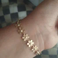 دستبند گل بابونه شیک محکم و زیبا