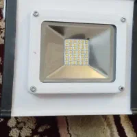 پروژکتور ۶۰ وات افتابی