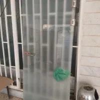 یک عدد در شیشه ای نشکن ده میل