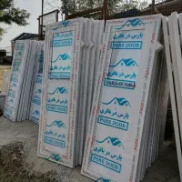 درب سرویس و حمام و پنجره و اتاق خواب