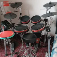 درامر برای هماهمنگی ارکستر یادیجی