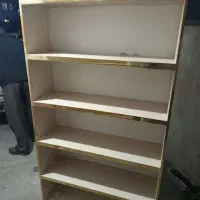 قفسه چوبی بسیار تمیز