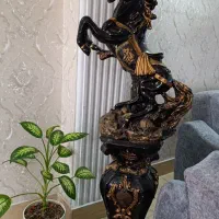 مجسمه ی بزرگ اسب یک مترو نیم ۳میلیون