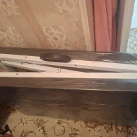 یه عدد تخت ماساژ