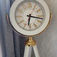 ساعت ایستاده