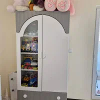 تخت و کمد کودک بسیار تمیز