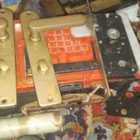 یک جفت دستگیره باقفل نو