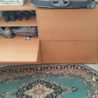 یک عددکمد جاکفشی وچوب لباسی ایستاده