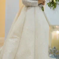 لباس عروس بسیار زیبا و فروش فوری