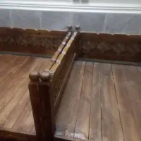 سه عدد تخت چوبی سنتی و دو عدد مقسم