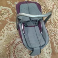 کریر بسیار تمیز ،آفتاب گیر داره.