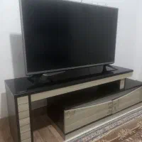 ال ای دی ۴۳ اینچ ال جی همراه میز|تلویزیون و پروژکتور|سیاهکل, |دیوار