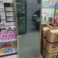 یک عدد یخچال ایستاده ویترینی در حد نو