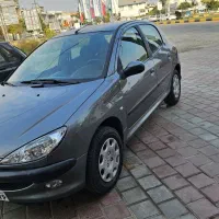 پژو ۲۰۶  مدل ۸۵خوشکل و سالم  فقط یک گلگیر رنگ