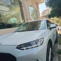 هوندا سفید ZRV هیبرید مدل 2025 . فول آپشنال