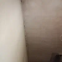 نقاشی ساختمان در پنجره